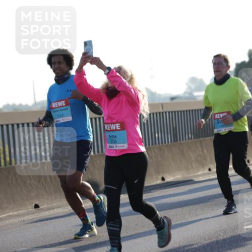 03.10.2025 - Köhlbrandbrückenlauf Jannik Wohlers http://msf.ph/oto/9050573 03.10.2025 09:18:49 Position 3 3123, 24, 3735, 1663 meine-sportfotos.de