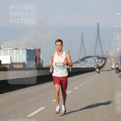 03.10.2025 - Köhlbrandbrückenlauf Jannik Wohlers http://msf.ph/oto/9050598 03.10.2025 09:36:05 Position 3 1013 meine-sportfotos.de
