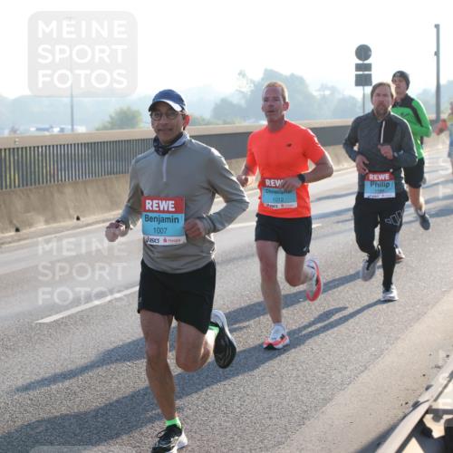 03.10.2025 - Köhlbrandbrückenlauf Lena Gebhardt http://msf.ph/oto/9050602 03.10.2025 09:14:21 Position 1 1007, 1012, 1184, 4 meine-sportfotos.de