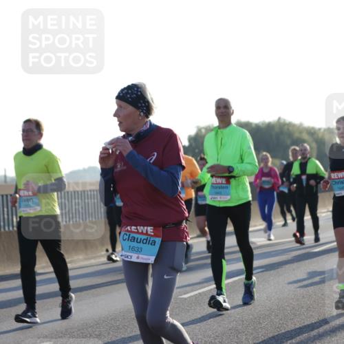 03.10.2025 - Köhlbrandbrückenlauf Jannik Wohlers http://msf.ph/oto/9050626 03.10.2025 09:18:50 Position 3 1633, 1843, 1649 meine-sportfotos.de