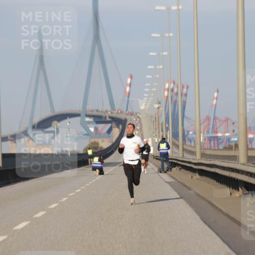 03.10.2025 - Köhlbrandbrückenlauf Jannik Wohlers http://msf.ph/oto/9050631 03.10.2025 09:36:34 Position 3  meine-sportfotos.de