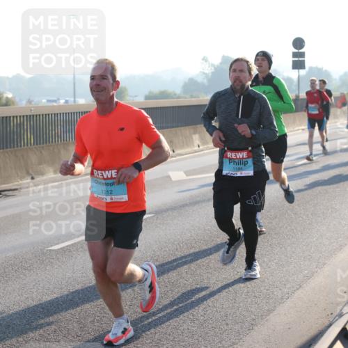 03.10.2025 - Köhlbrandbrückenlauf Lena Gebhardt http://msf.ph/oto/9050634 03.10.2025 09:14:21 Position 1 1012, 1184 meine-sportfotos.de