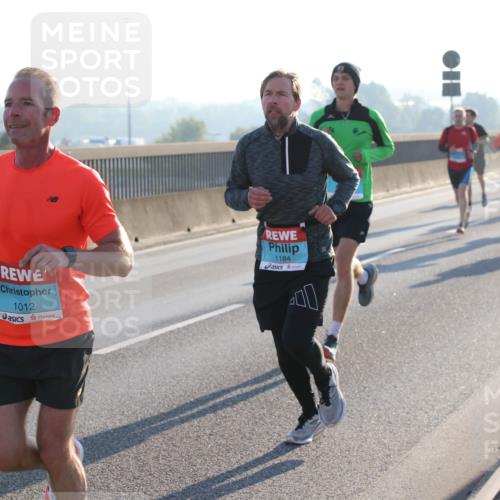 03.10.2025 - Köhlbrandbrückenlauf Lena Gebhardt http://msf.ph/oto/9050640 03.10.2025 09:14:22 Position 1 1012, 1184 meine-sportfotos.de