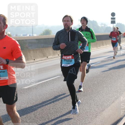 03.10.2025 - Köhlbrandbrückenlauf Lena Gebhardt http://msf.ph/oto/9050643 03.10.2025 09:14:22 Position 1 1012, 1184 meine-sportfotos.de