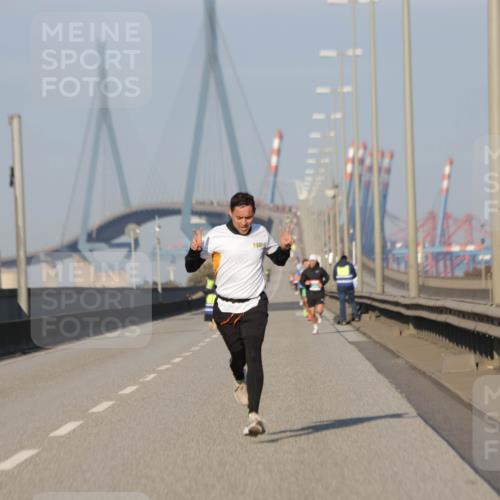 03.10.2025 - Köhlbrandbrückenlauf Jannik Wohlers http://msf.ph/oto/9050689 03.10.2025 09:36:38 Position 3  meine-sportfotos.de