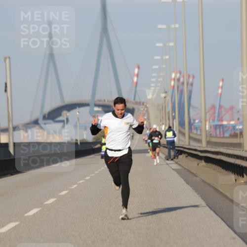 03.10.2025 - Köhlbrandbrückenlauf Jannik Wohlers http://msf.ph/oto/9050691 03.10.2025 09:36:38 Position 3  meine-sportfotos.de