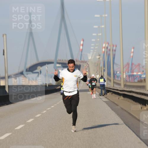 03.10.2025 - Köhlbrandbrückenlauf Jannik Wohlers http://msf.ph/oto/9050697 03.10.2025 09:36:38 Position 3  meine-sportfotos.de