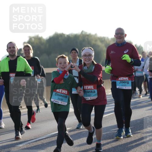 03.10.2025 - Köhlbrandbrückenlauf Jannik Wohlers http://msf.ph/oto/9050703 03.10.2025 09:18:52 Position 3 3499, 3500, 3595, 3435 meine-sportfotos.de