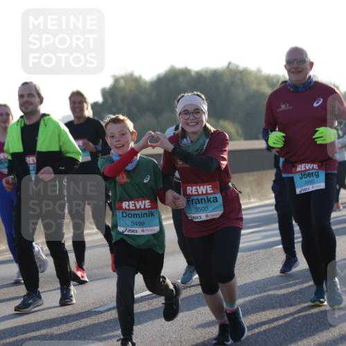 03.10.2025 - Köhlbrandbrückenlauf Jannik Wohlers http://msf.ph/oto/9050744 03.10.2025 09:18:53 Position 3 3499, 3500, 3595, 3435 meine-sportfotos.de