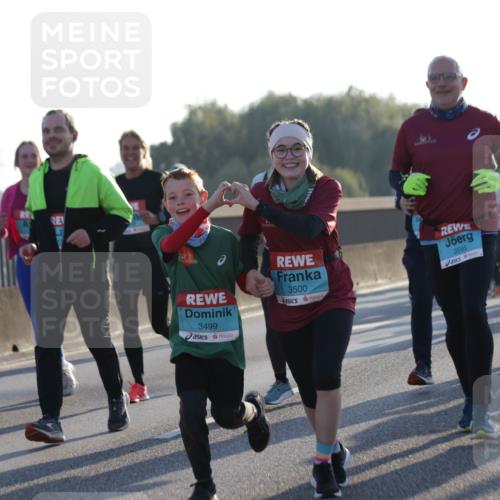 03.10.2025 - Köhlbrandbrückenlauf Jannik Wohlers http://msf.ph/oto/9050749 03.10.2025 09:18:53 Position 3 3499, 3500, 3595, 3435 meine-sportfotos.de