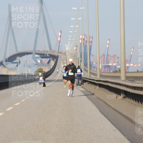 03.10.2025 - Köhlbrandbrückenlauf Jannik Wohlers http://msf.ph/oto/9050751 03.10.2025 09:36:46 Position 3 954 meine-sportfotos.de