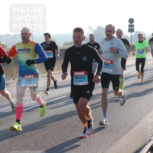 03.10.2025 - Köhlbrandbrückenlauf Lena Gebhardt http://msf.ph/oto/9050752 03.10.2025 09:14:25 Position 1 3490, 112, 262, 3610, 3269, 3267 meine-sportfotos.de