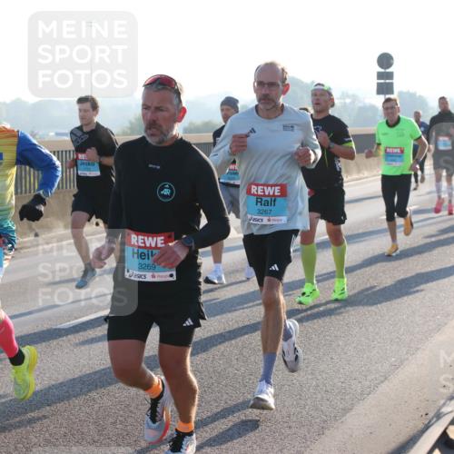 03.10.2025 - Köhlbrandbrückenlauf Lena Gebhardt http://msf.ph/oto/9050760 03.10.2025 09:14:26 Position 1 2, 112, 26, 2, 3610, 3269, 3267 meine-sportfotos.de