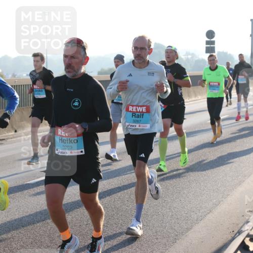 03.10.2025 - Köhlbrandbrückenlauf Lena Gebhardt http://msf.ph/oto/9050767 03.10.2025 09:14:26 Position 1 2, 4, 112, 26, 2, 3267, 3610, 3269 meine-sportfotos.de