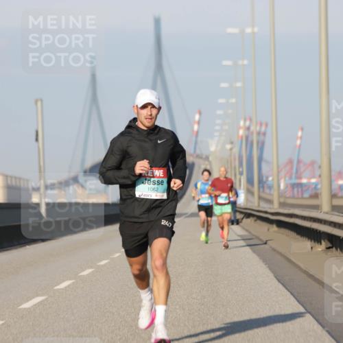 03.10.2025 - Köhlbrandbrückenlauf Jannik Wohlers http://msf.ph/oto/9050792 03.10.2025 09:36:54 Position 3 1, 1062, 247 meine-sportfotos.de