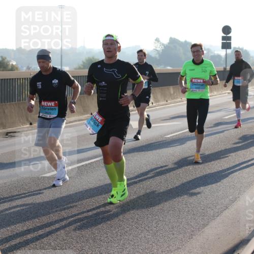 03.10.2025 - Köhlbrandbrückenlauf Lena Gebhardt http://msf.ph/oto/9050794 03.10.2025 09:14:27 Position 1 3629, 3609 meine-sportfotos.de