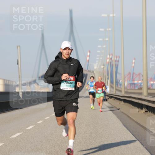 03.10.2025 - Köhlbrandbrückenlauf Jannik Wohlers http://msf.ph/oto/9050796 03.10.2025 09:36:54 Position 3 1, 1062, 247 meine-sportfotos.de