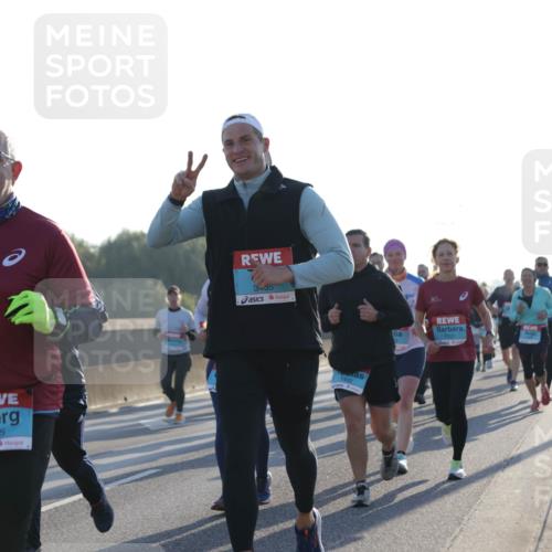 03.10.2025 - Köhlbrandbrückenlauf Jannik Wohlers http://msf.ph/oto/9050833 03.10.2025 09:18:54 Position 3 3595, 3485, 1492, 1705 meine-sportfotos.de