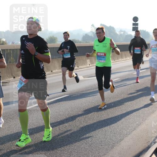 03.10.2025 - Köhlbrandbrückenlauf Lena Gebhardt http://msf.ph/oto/9050834 03.10.2025 09:14:27 Position 1 3629, 3262 meine-sportfotos.de