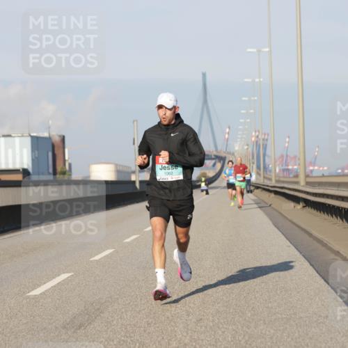 03.10.2025 - Köhlbrandbrückenlauf Jannik Wohlers http://msf.ph/oto/9050835 03.10.2025 09:36:55 Position 3 1062 meine-sportfotos.de