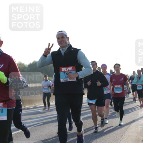 03.10.2025 - Köhlbrandbrückenlauf Jannik Wohlers http://msf.ph/oto/9050841 03.10.2025 09:18:54 Position 3 3595, 34, 1705 meine-sportfotos.de