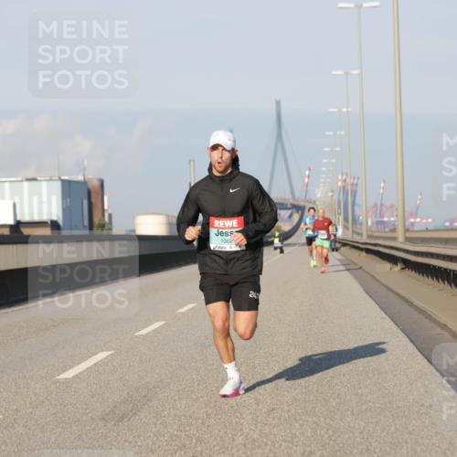 03.10.2025 - Köhlbrandbrückenlauf Jannik Wohlers http://msf.ph/oto/9050843 03.10.2025 09:36:55 Position 3 1062, 247 meine-sportfotos.de