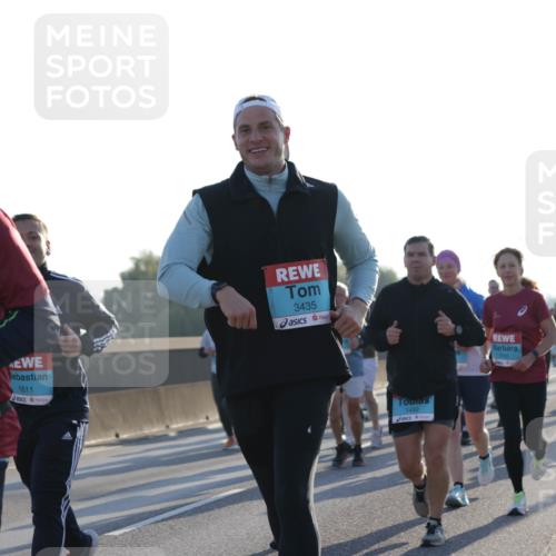 03.10.2025 - Köhlbrandbrückenlauf Jannik Wohlers http://msf.ph/oto/9050872 03.10.2025 09:18:55 Position 3 3595, 1611, 3435, 1492 meine-sportfotos.de
