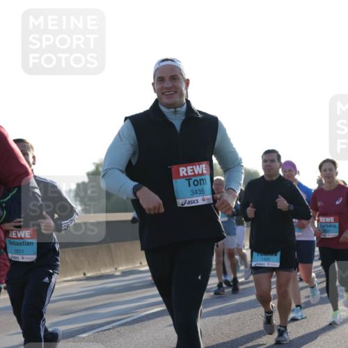 03.10.2025 - Köhlbrandbrückenlauf Jannik Wohlers http://msf.ph/oto/9050877 03.10.2025 09:18:55 Position 3 3595, 1611, 3435, 1492 meine-sportfotos.de