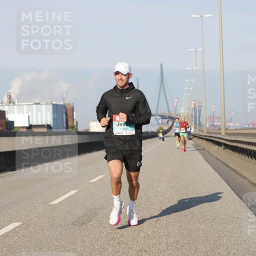 03.10.2025 - Köhlbrandbrückenlauf Jannik Wohlers http://msf.ph/oto/9050896 03.10.2025 09:36:56 Position 3 1062, 24 meine-sportfotos.de