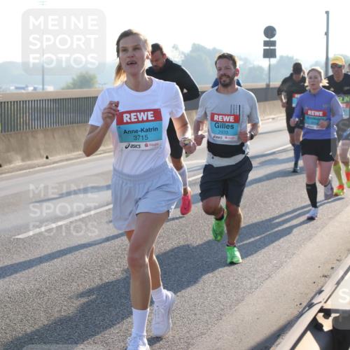 03.10.2025 - Köhlbrandbrückenlauf Lena Gebhardt http://msf.ph/oto/9050913 03.10.2025 09:14:29 Position 1 3715, 2933 meine-sportfotos.de
