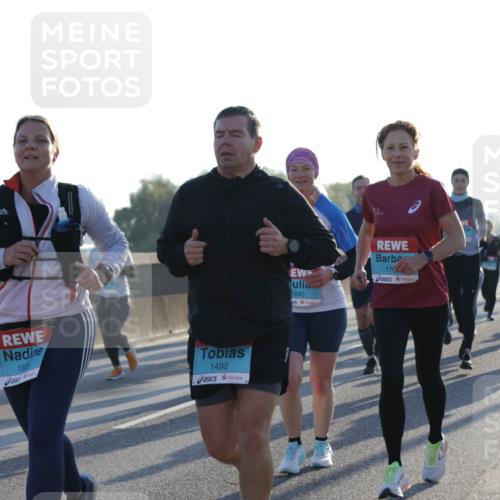 03.10.2025 - Köhlbrandbrückenlauf Jannik Wohlers http://msf.ph/oto/9050914 03.10.2025 09:18:56 Position 3 1565, 1492, 1640, 170 meine-sportfotos.de