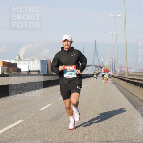 03.10.2025 - Köhlbrandbrückenlauf Jannik Wohlers http://msf.ph/oto/9050932 03.10.2025 09:36:56 Position 3 1062, 247 meine-sportfotos.de