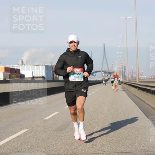 03.10.2025 - Köhlbrandbrückenlauf Jannik Wohlers http://msf.ph/oto/9050936 03.10.2025 09:36:56 Position 3 1062, 247 meine-sportfotos.de