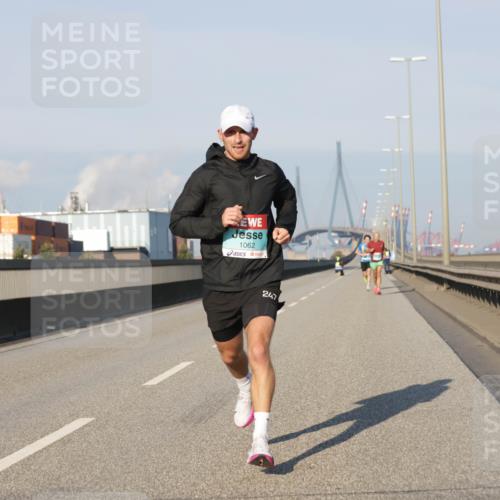 03.10.2025 - Köhlbrandbrückenlauf Jannik Wohlers http://msf.ph/oto/9050939 03.10.2025 09:36:56 Position 3 1062, 247 meine-sportfotos.de