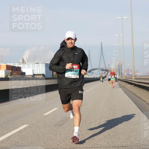 03.10.2025 - Köhlbrandbrückenlauf Jannik Wohlers http://msf.ph/oto/9050948 03.10.2025 09:36:56 Position 3 1062, 247 meine-sportfotos.de