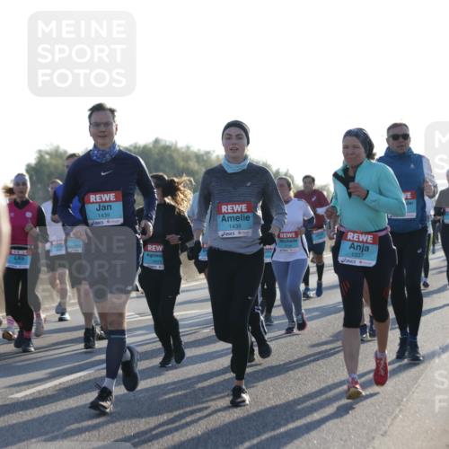 03.10.2025 - Köhlbrandbrückenlauf Jannik Wohlers http://msf.ph/oto/9050969 03.10.2025 09:18:58 Position 3 1439, 1603, 1438, 2749, 1337 meine-sportfotos.de