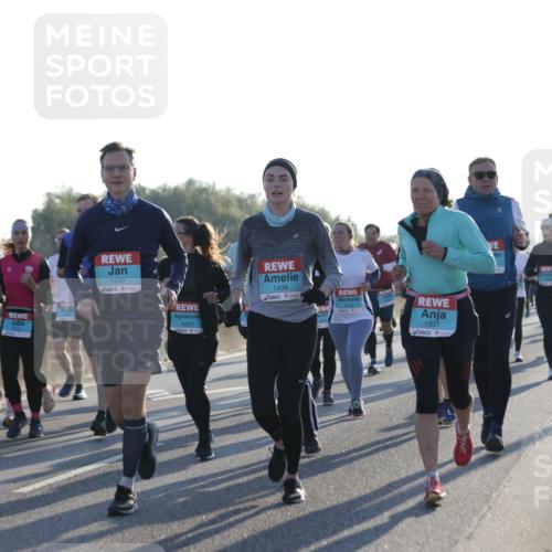 03.10.2025 - Köhlbrandbrückenlauf Jannik Wohlers http://msf.ph/oto/9050972 03.10.2025 09:18:58 Position 3 1439, 1603, 1438, 1337 meine-sportfotos.de