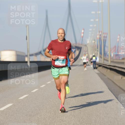 03.10.2025 - Köhlbrandbrückenlauf Jannik Wohlers http://msf.ph/oto/9050983 03.10.2025 09:37:02 Position 3 2968 meine-sportfotos.de