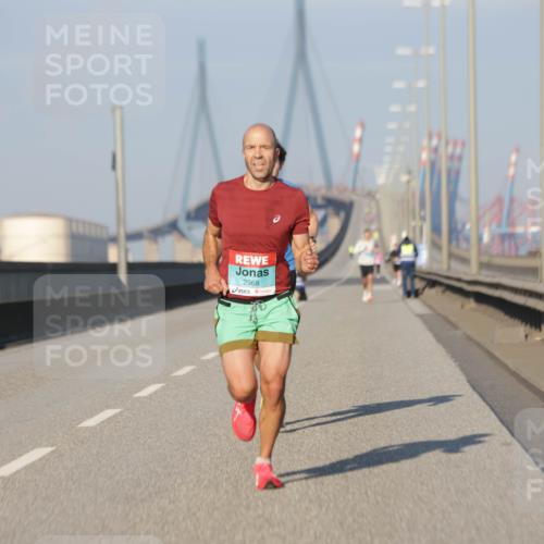 03.10.2025 - Köhlbrandbrückenlauf Jannik Wohlers http://msf.ph/oto/9050992 03.10.2025 09:37:02 Position 3 2968 meine-sportfotos.de