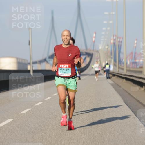 03.10.2025 - Köhlbrandbrückenlauf Jannik Wohlers http://msf.ph/oto/9050996 03.10.2025 09:37:02 Position 3 2968 meine-sportfotos.de