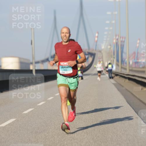 03.10.2025 - Köhlbrandbrückenlauf Jannik Wohlers http://msf.ph/oto/9051009 03.10.2025 09:37:03 Position 3 2968 meine-sportfotos.de