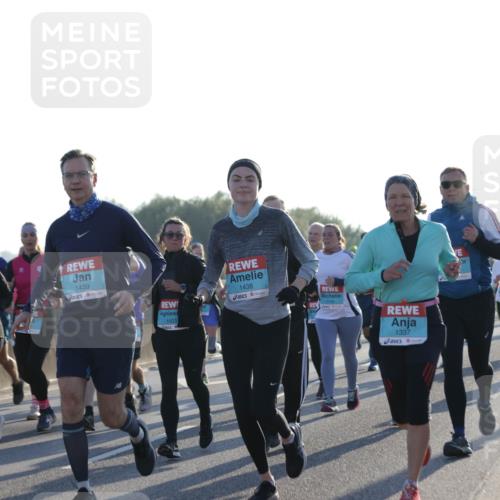 03.10.2025 - Köhlbrandbrückenlauf Jannik Wohlers http://msf.ph/oto/9051011 03.10.2025 09:18:58 Position 3 2953, 1439, 1438, 1603, 1337 meine-sportfotos.de