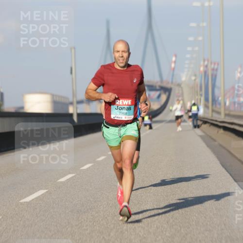 03.10.2025 - Köhlbrandbrückenlauf Jannik Wohlers http://msf.ph/oto/9051040 03.10.2025 09:37:03 Position 3 2968 meine-sportfotos.de