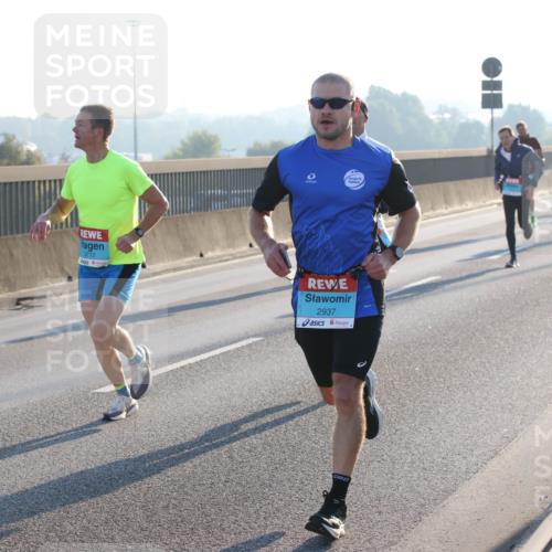03.10.2025 - Köhlbrandbrückenlauf Lena Gebhardt http://msf.ph/oto/9051056 03.10.2025 09:14:32 Position 1 0, 3712, 2937 meine-sportfotos.de