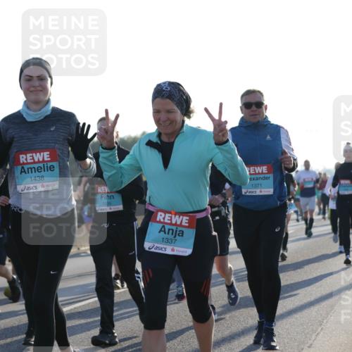 03.10.2025 - Köhlbrandbrückenlauf Jannik Wohlers http://msf.ph/oto/9051064 03.10.2025 09:18:59 Position 3 1438, 1535, 1337, 1371 meine-sportfotos.de