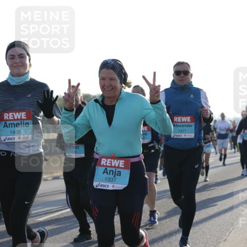 03.10.2025 - Köhlbrandbrückenlauf Jannik Wohlers http://msf.ph/oto/9051075 03.10.2025 09:18:59 Position 3 1438, 1535, 1337, 1371 meine-sportfotos.de