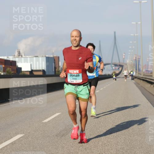 03.10.2025 - Köhlbrandbrückenlauf Jannik Wohlers http://msf.ph/oto/9051117 03.10.2025 09:37:04 Position 3 2968 meine-sportfotos.de
