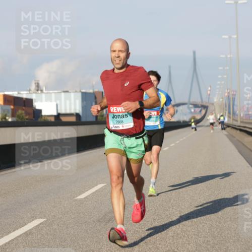 03.10.2025 - Köhlbrandbrückenlauf Jannik Wohlers http://msf.ph/oto/9051123 03.10.2025 09:37:05 Position 3 2968 meine-sportfotos.de