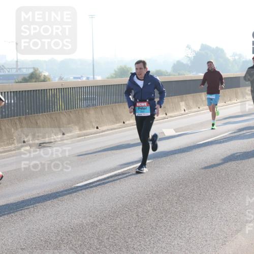 03.10.2025 - Köhlbrandbrückenlauf Lena Gebhardt http://msf.ph/oto/9051129 03.10.2025 09:14:35 Position 1 3337 meine-sportfotos.de
