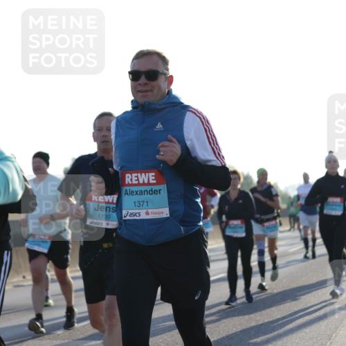 03.10.2025 - Köhlbrandbrückenlauf Jannik Wohlers http://msf.ph/oto/9051138 03.10.2025 09:19:00 Position 3 1535, 9, 1739, 1371 meine-sportfotos.de